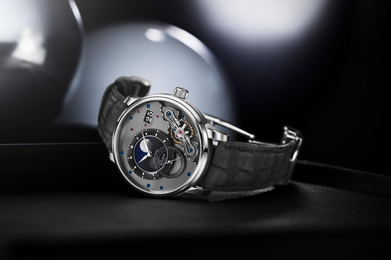 Glashütte Original PanoLunarInverse Presents the Moon in New Light